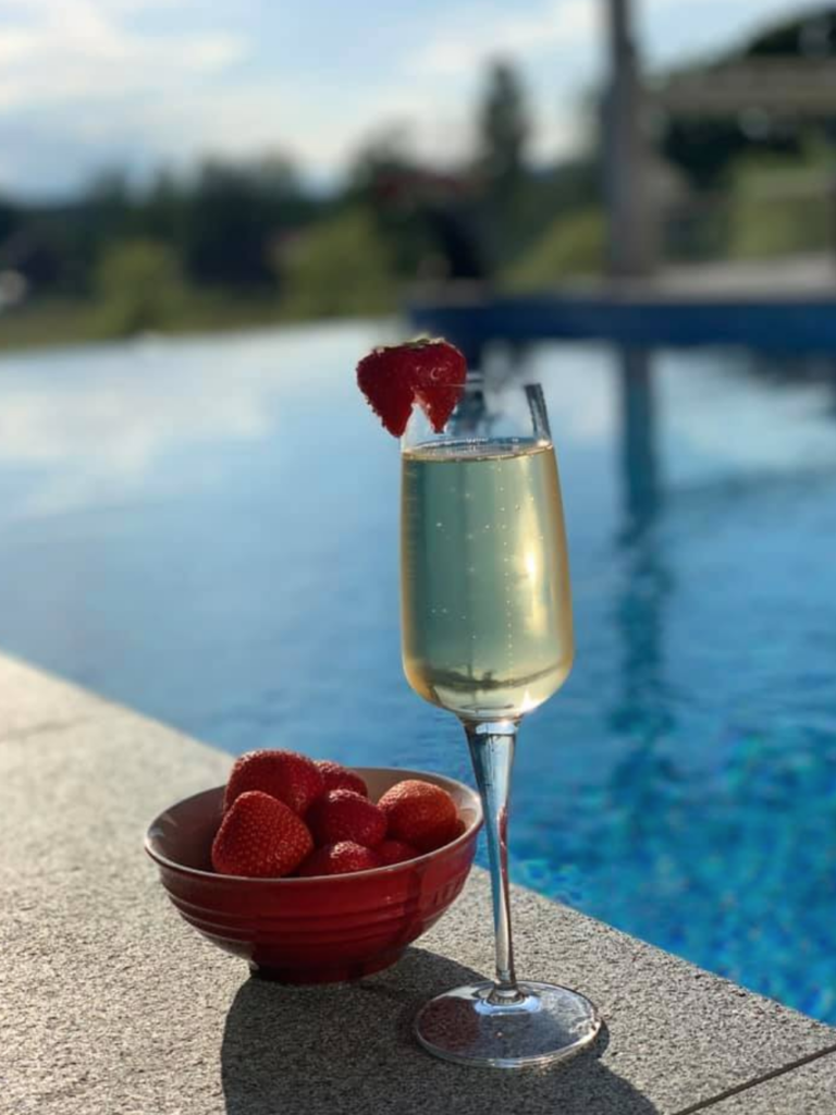 champagne och pool
